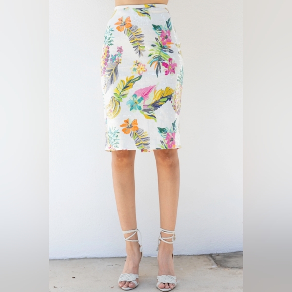 9. NWT LE SUPERBE SUPER SHINE PENCIL SKIRT IN TROPICAL CALI SHINE - Picture 2 of 7